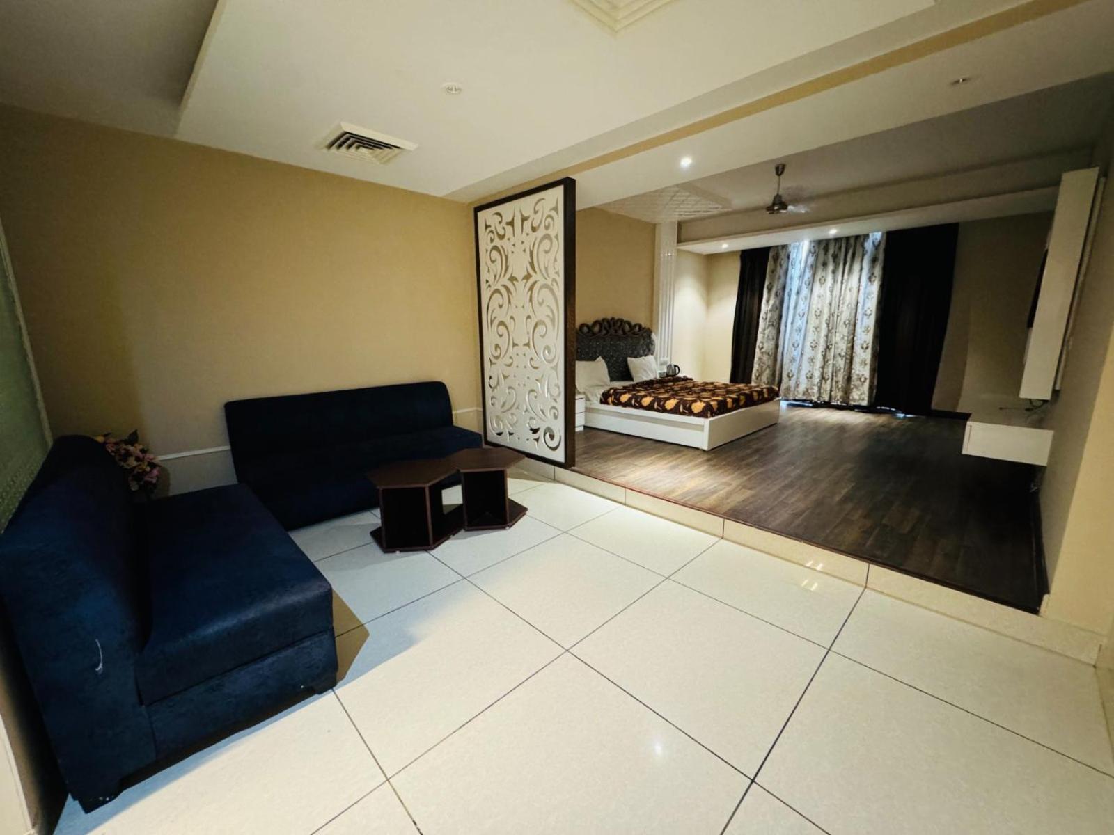 The Pearl Hotel Sirsa Exterior photo